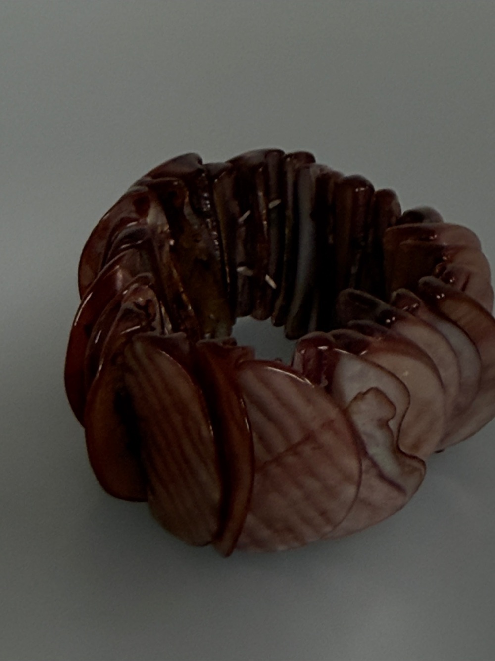 Shell Disk Stretch Bracelet - Picture 4 of 5